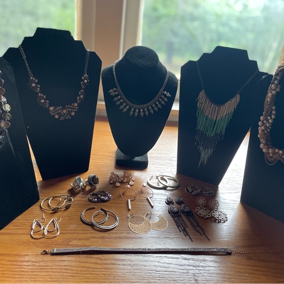 Large Jewelry Bundle!! - Picture 11 of 12